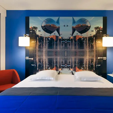 Mercure Centre Notre Dame מלון 4*