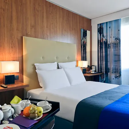 Mercure Centre Notre Dame מלון